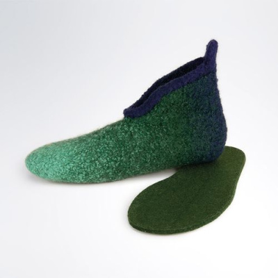 Slippers (01) Slippers (01)